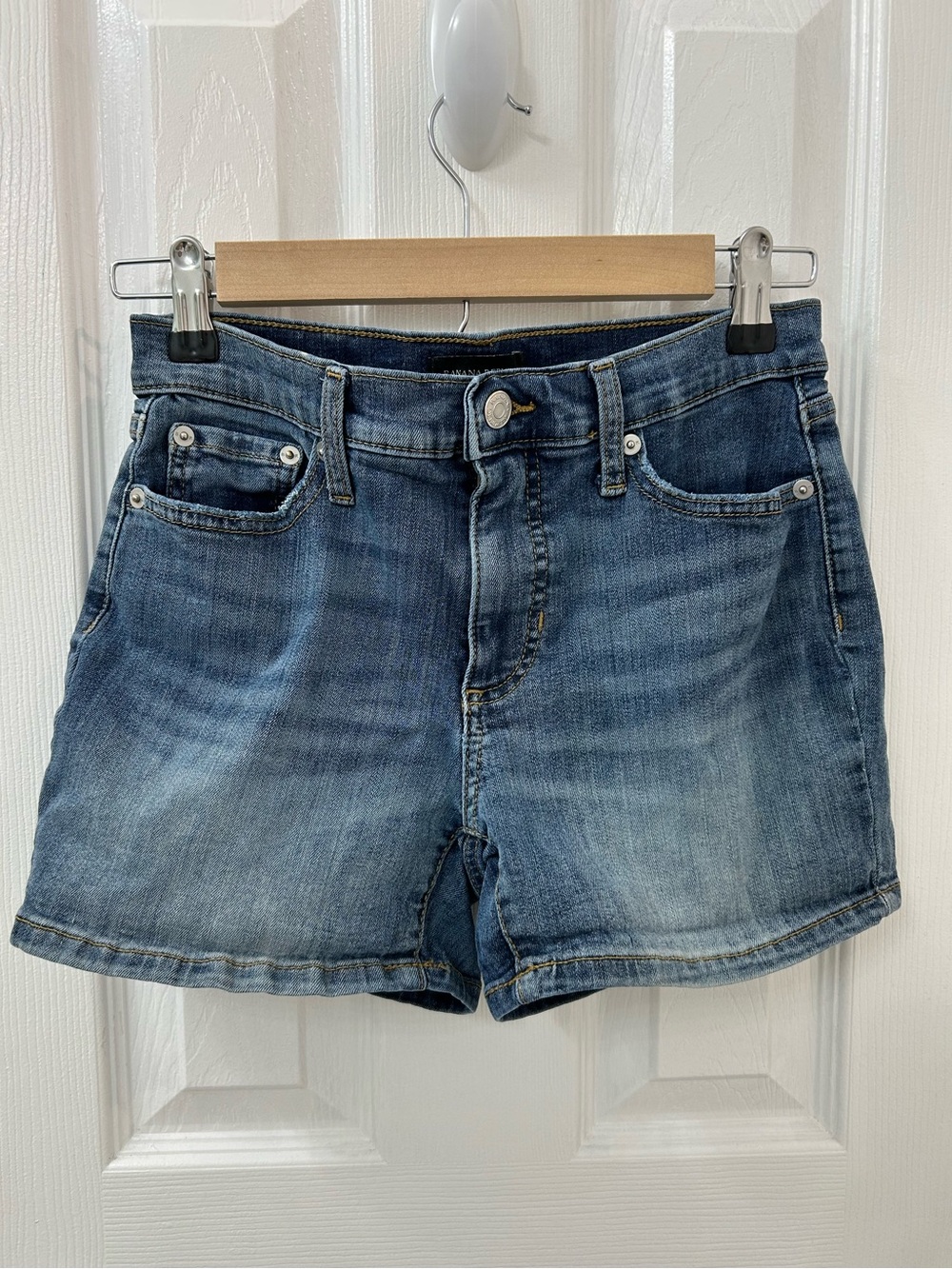 Women’s Banana Republic Mid-Rise Denim Shorts in Blue